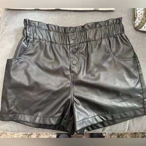 CISONO Black faux leather shorts